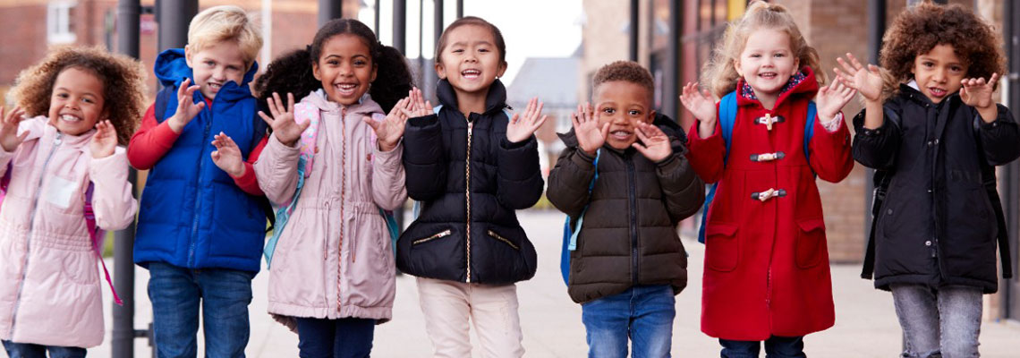 Choisir un manteau élégant et douillet pour sa fille